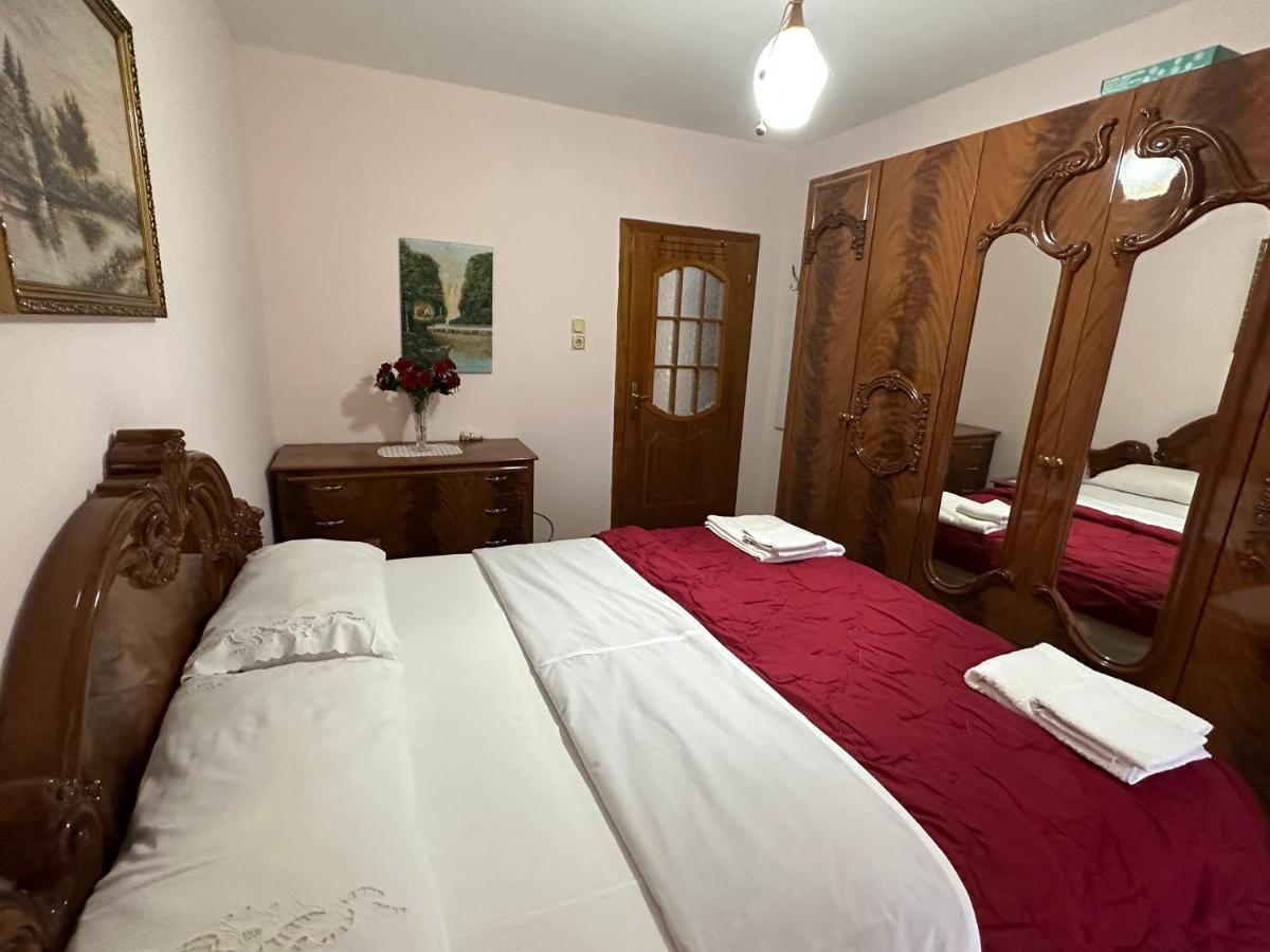 Hoxha House Hotell Krujë Exteriör bild