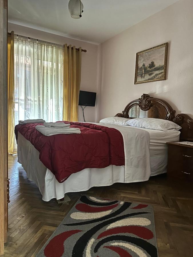 Hoxha House Hotell Krujë Exteriör bild