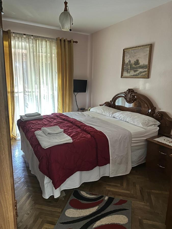 Hoxha House Hotell Krujë Exteriör bild