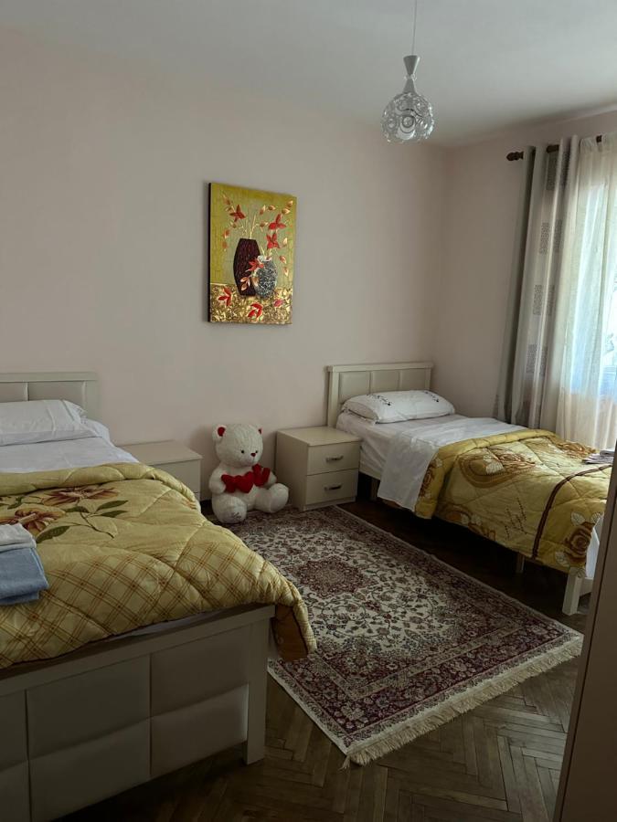 Hoxha House Hotell Krujë Exteriör bild