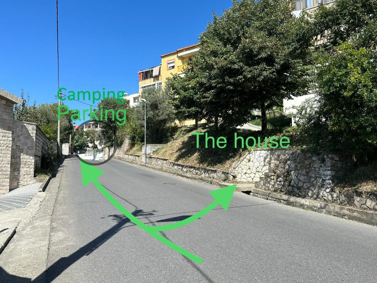 Hoxha House Hotell Krujë Exteriör bild
